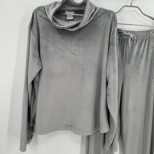 Velour set NWT SOFTIES 2X-3X Feather velour grey